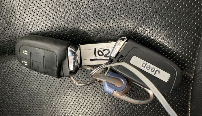 2022 Jeep Compass MODEL S (O) 1.4 PETROL DCT, Petrol, Automatic, 86,495 km, Key Close Up