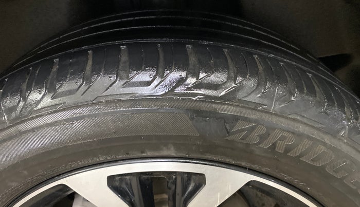 2022 Jeep Compass MODEL S (O) 1.4 PETROL DCT, Petrol, Automatic, 86,495 km, Left Rear Tyre Tread