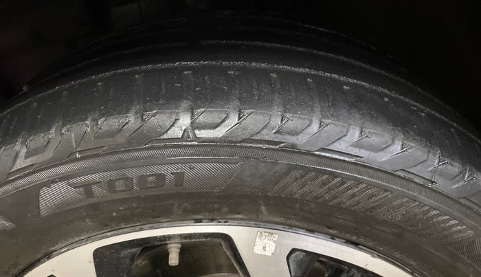 2022 Jeep Compass MODEL S (O) 1.4 PETROL DCT, Petrol, Automatic, 86,495 km, Left Front Tyre Tread