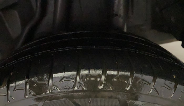 2015 Honda Amaze 1.2L I-VTEC S, Petrol, Manual, 1,45,147 km, Left Rear Tyre Tread