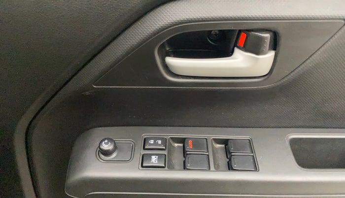 2025 Maruti New Wagon-R VXI 1.0, Petrol, Manual, 2,355 km, Driver Side Door Panels Control