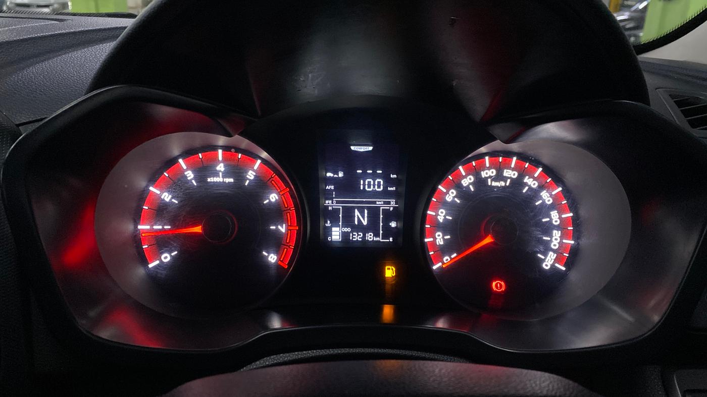2023 Mahindra XUV300 W6 1.2 PETROL, Petrol, Manual, 13,205 km, Odometer Image