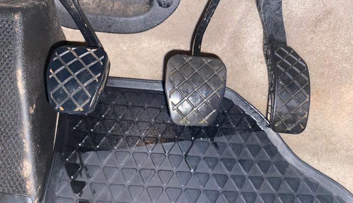 2016 Volkswagen Ameo COMFORTLINE 1.2L, Petrol, Manual, 47,745 km, Pedals