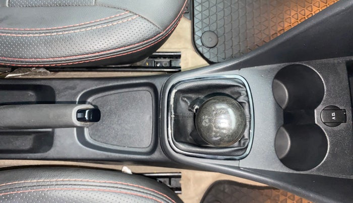 2016 Volkswagen Ameo COMFORTLINE 1.2L, Petrol, Manual, 47,745 km, Gear Lever