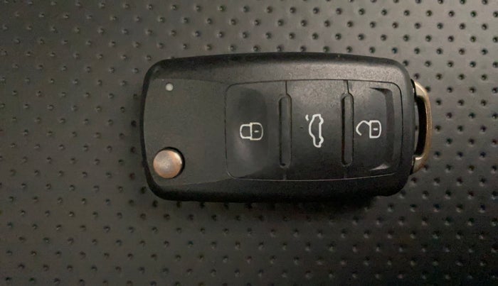 2016 Volkswagen Ameo COMFORTLINE 1.2L, Petrol, Manual, 47,745 km, Key Close Up