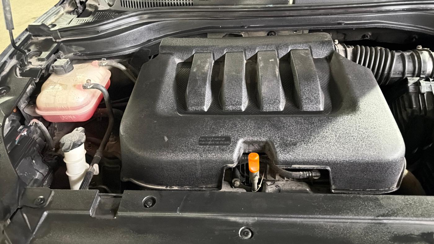 2023 Mahindra XUV700 AX 7 LUXURY P AT 7 STR, Petrol, Automatic, 38,035 km, Engine View - Right