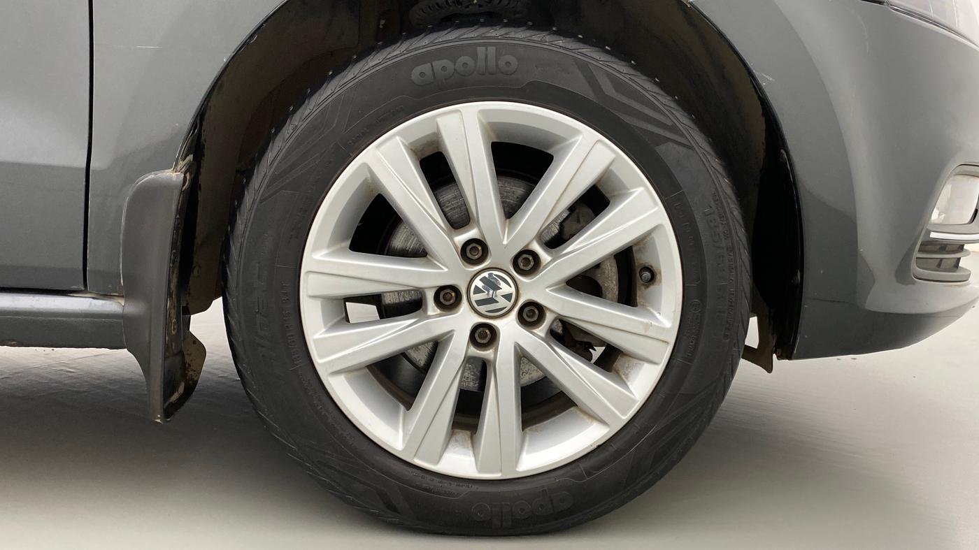 2016 Volkswagen Polo GT TSI 1.2 PETROL AT, Petrol, Automatic, 30,662 km, Right Front Wheel
