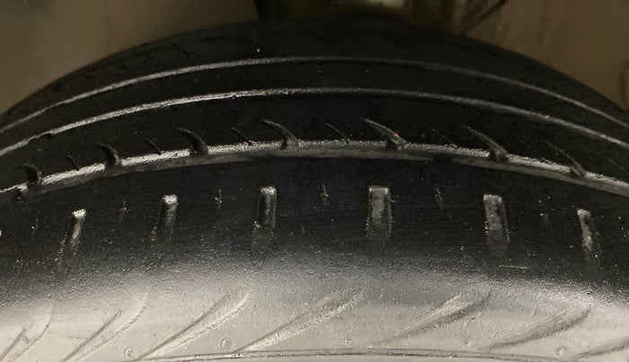 2016 Volkswagen Polo GT TSI 1.2 PETROL AT, Petrol, Automatic, 30,662 km, Left Front Tyre Tread