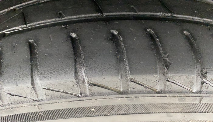 2016 Hyundai Elite i20 SPORTZ 1.2, Petrol, Manual, 45,010 km, Left Front Tyre Tread