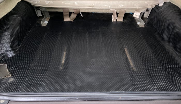 2018 Mahindra Bolero Power+ ZLX, Diesel, Manual, 62,611 km, Boot Inside