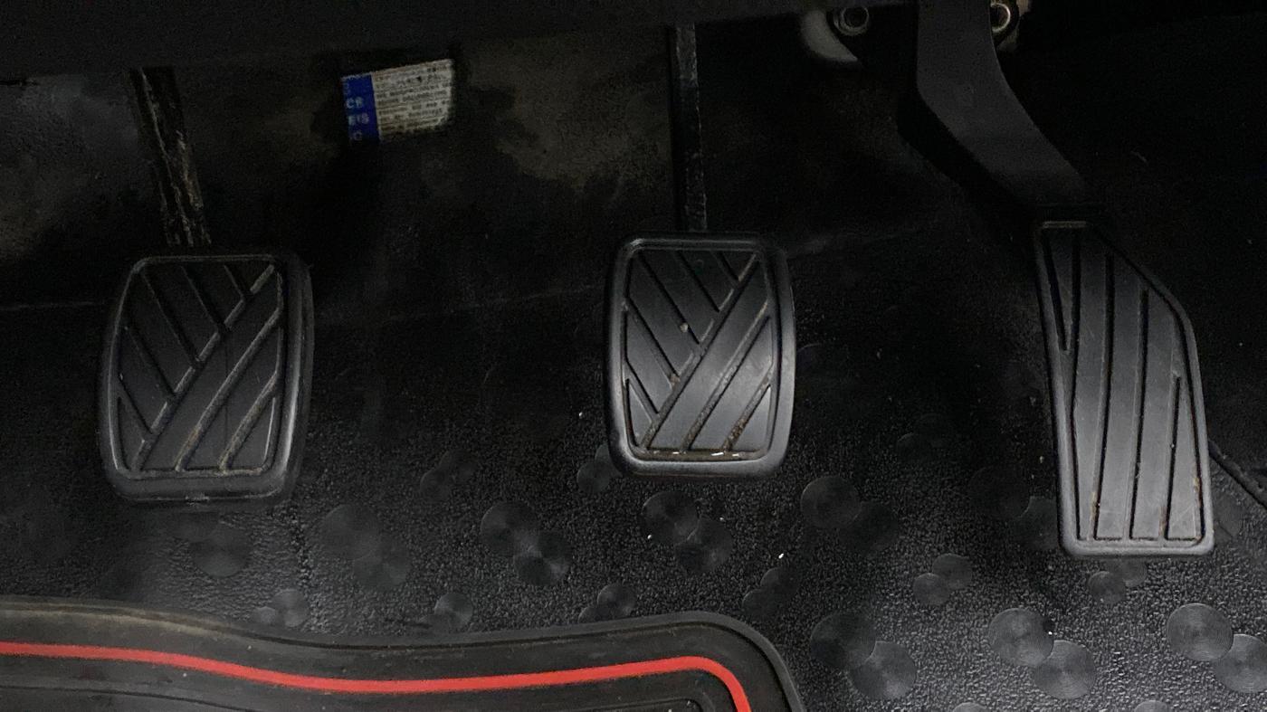 2017 Maruti Swift VXI, Petrol, Manual, 69,221 km, Pedals
