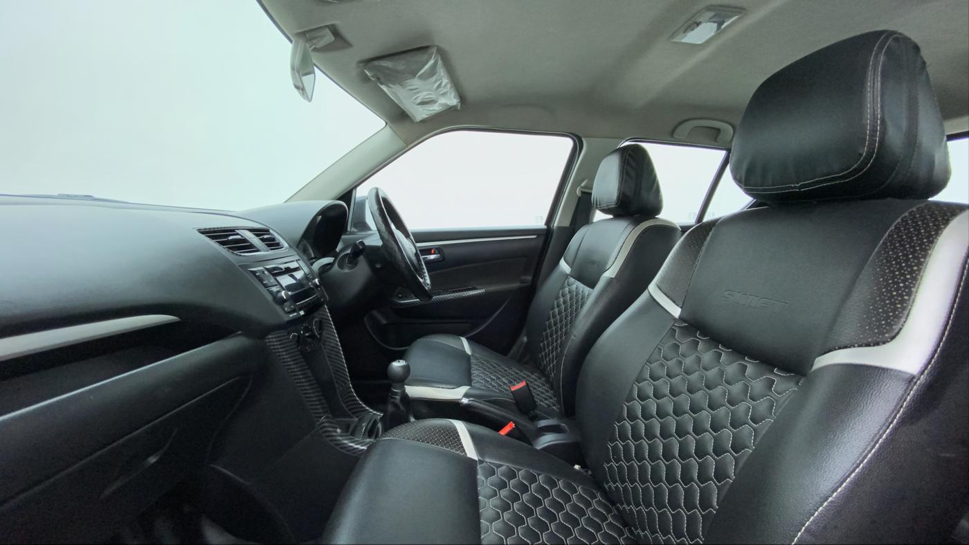2017 Maruti Swift VXI, Petrol, Manual, 69,221 km, Right Side Front Door Cabin