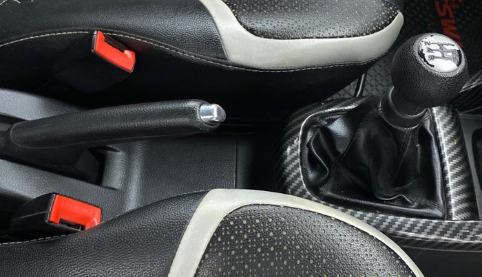 2017 Maruti Swift VXI, Petrol, Manual, 69,221 km, Gear Lever