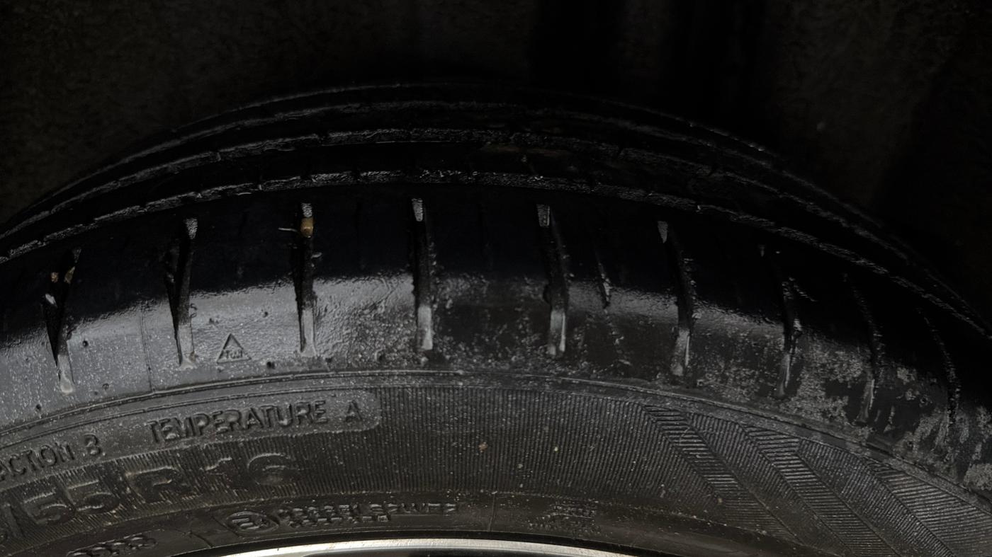 2020 Maruti Ciaz ALPHA 1.5 SHVS PETROL, Petrol, Manual, 81,045 km, Left Rear Tyre Tread