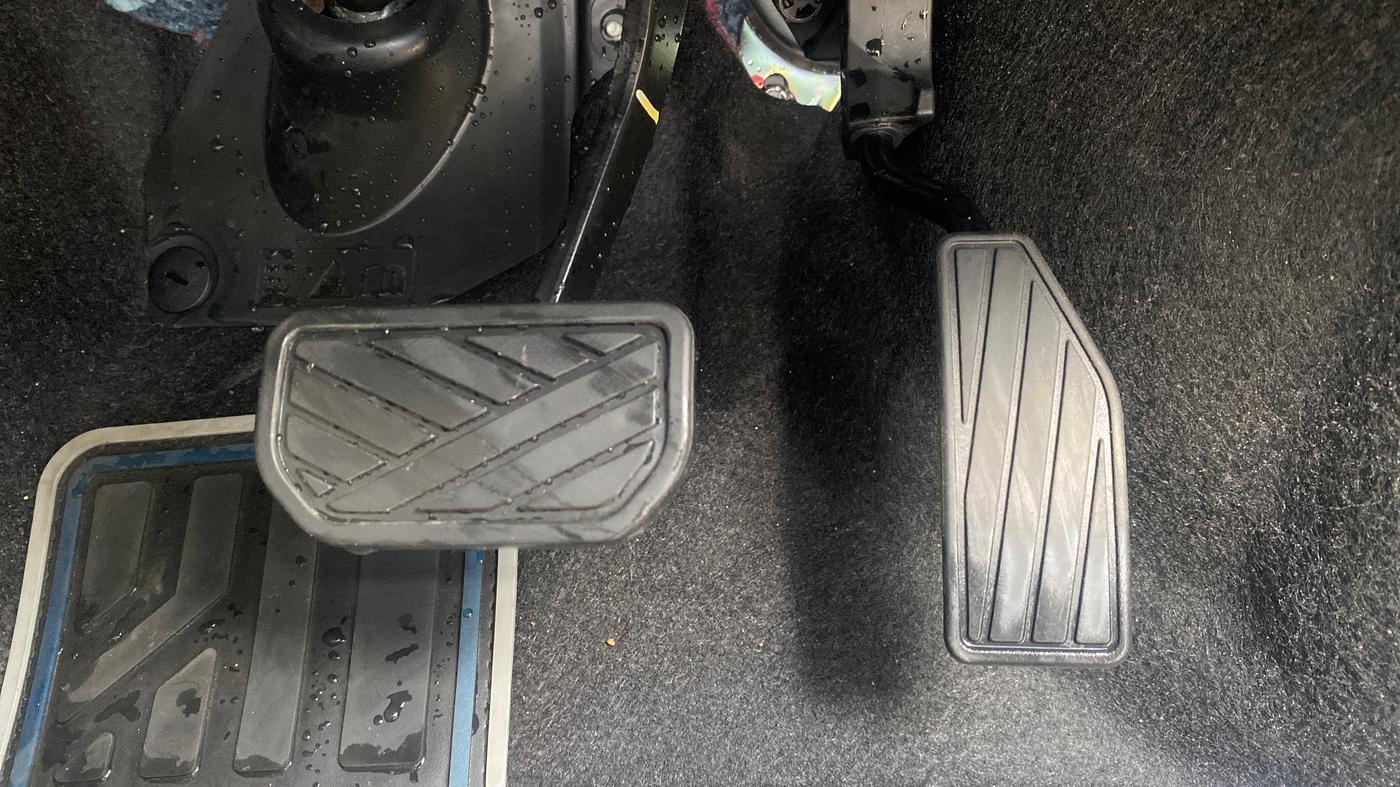 2025 Maruti IGNIS ZETA 1.2 AMT, Petrol, Automatic, 6,286 km, Pedals