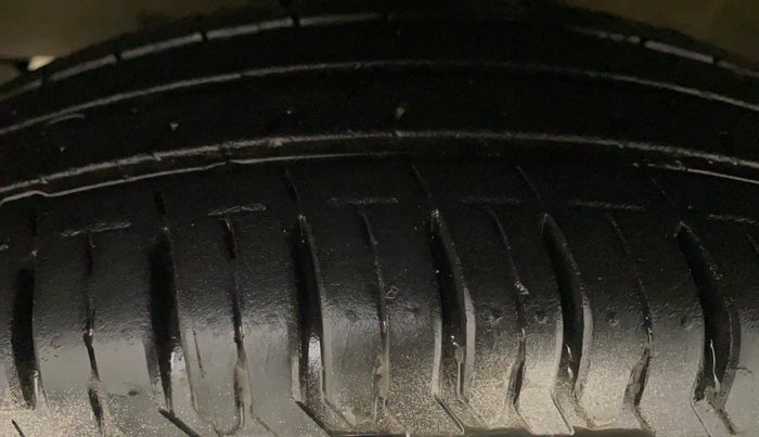 2019 Maruti Dzire VXI, Petrol, Manual, 62,511 km, Left Front Tyre Tread