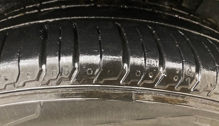 2023 Hyundai NEW I20 ASTA (O) 1.2 MT, Petrol, Manual, 13,901 km, Left Rear Tyre Tread