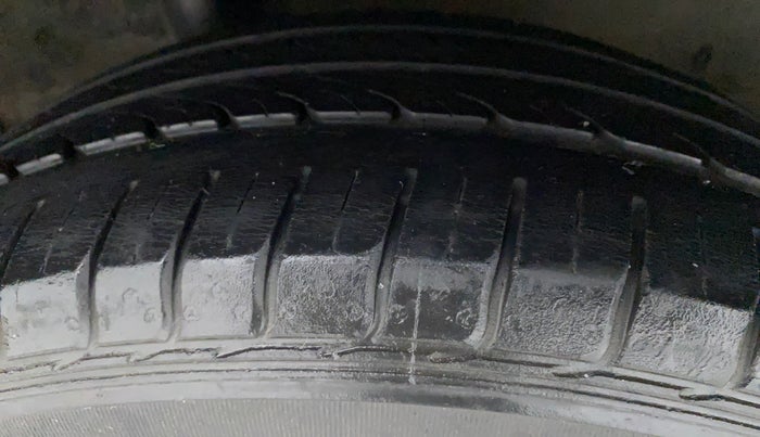 2013 Honda City 1.5L I-VTEC S AT, Petrol, Automatic, 1,08,748 km, Right Rear Tyre Tread