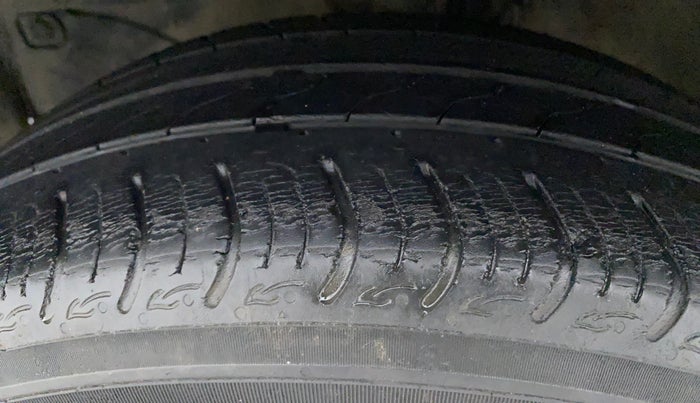 2013 Honda City 1.5L I-VTEC S AT, Petrol, Automatic, 1,08,748 km, Left Front Tyre Tread