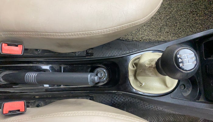 2014 Renault Duster RXL PETROL, Petrol, Manual, 81,982 km, Gear Lever