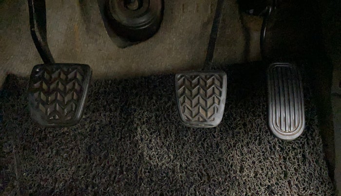 2014 Toyota Innova 2.5 VX 7 STR BS IV, Diesel, Manual, 95,974 km, Pedals