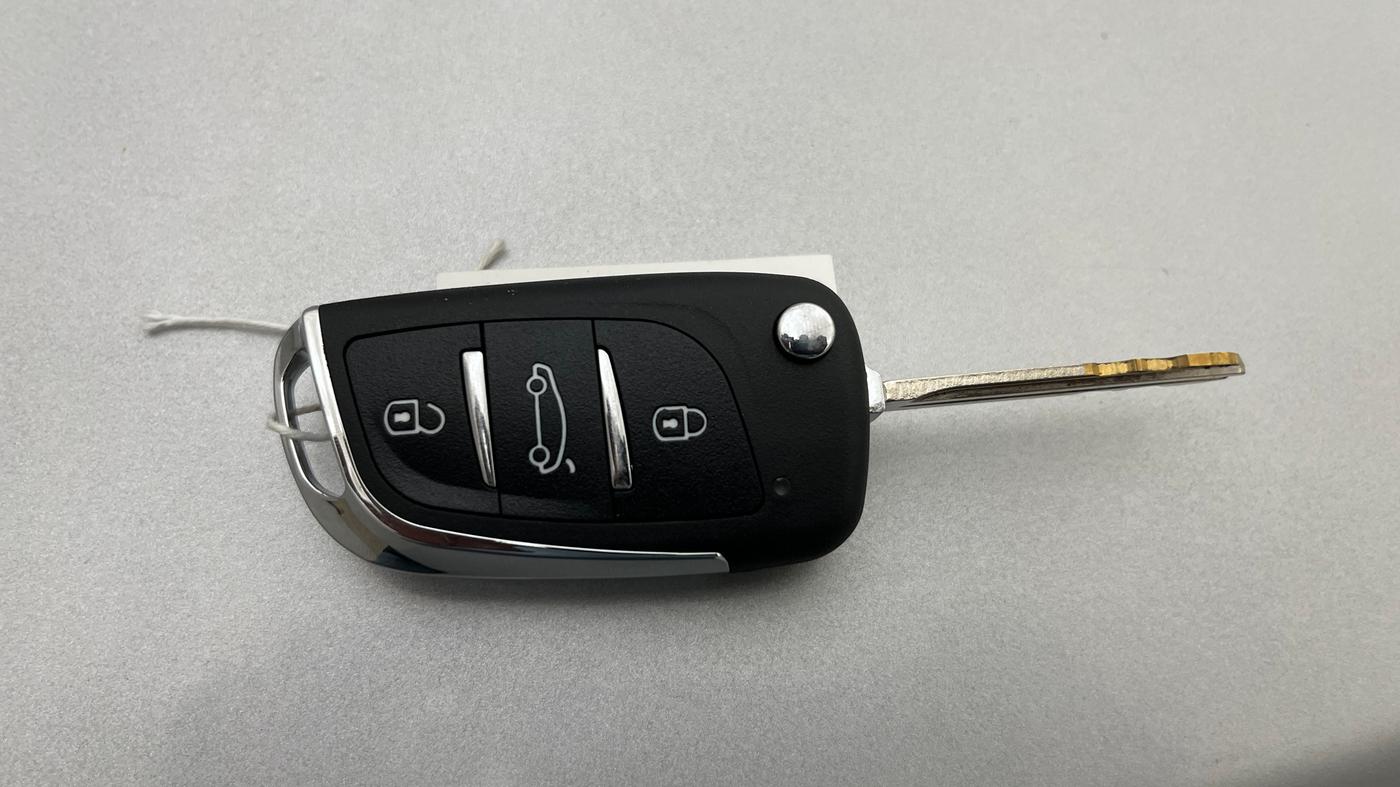 2015 Hyundai Xcent S 1.2, Petrol, Manual, 31,854 km, Key Close Up