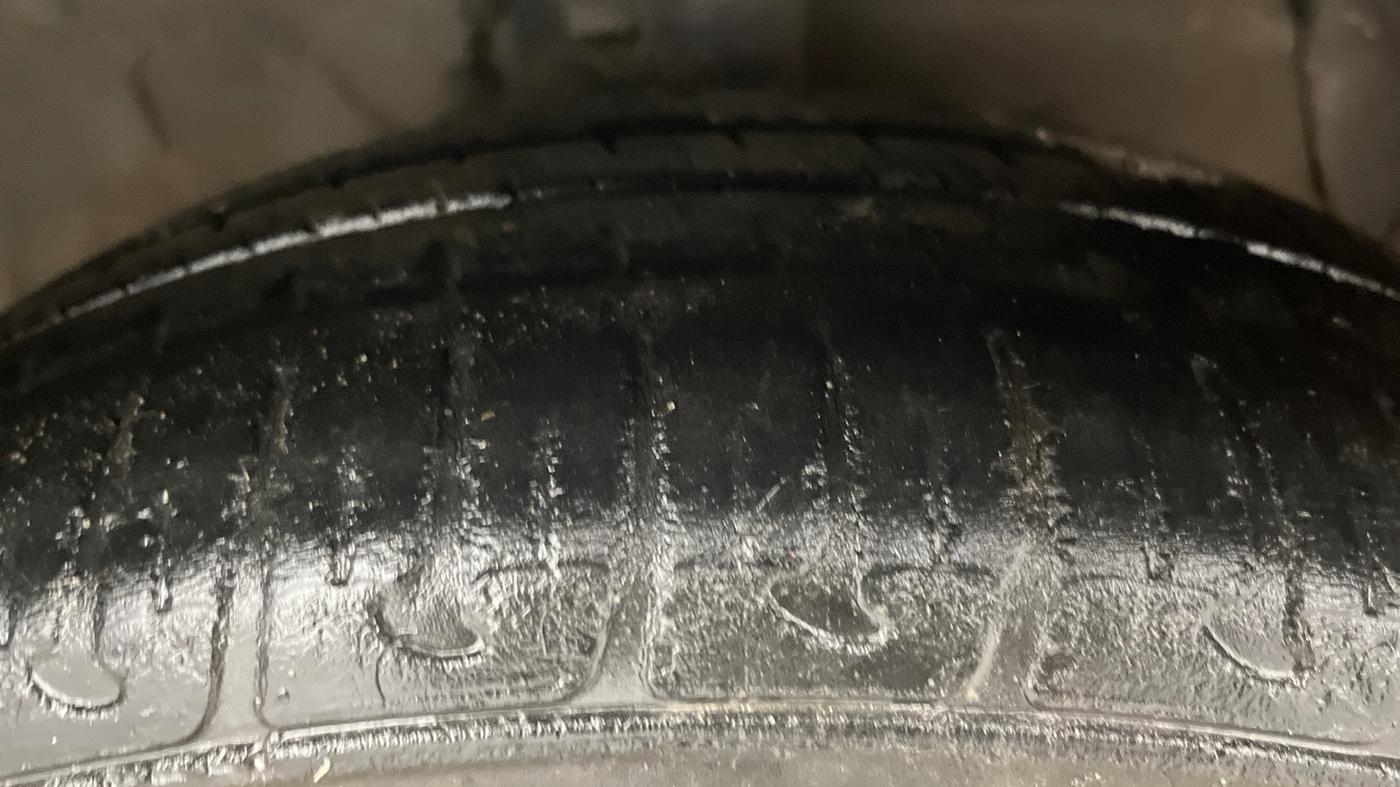 2015 Hyundai Xcent S 1.2, Petrol, Manual, 31,854 km, Right Front Tyre Tread