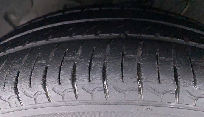 2020 Hyundai NEW SANTRO SPORTZ 1.1, Petrol, Manual, 45,192 km, Left Front Tyre Tread