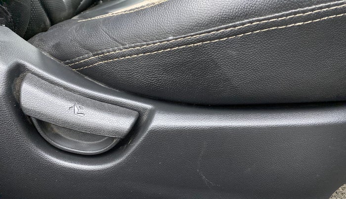 2020 Hyundai Grand i10 MAGNA 1.2 VTVT, Petrol, Manual, 25 km, Driver Side Adjustment Panel