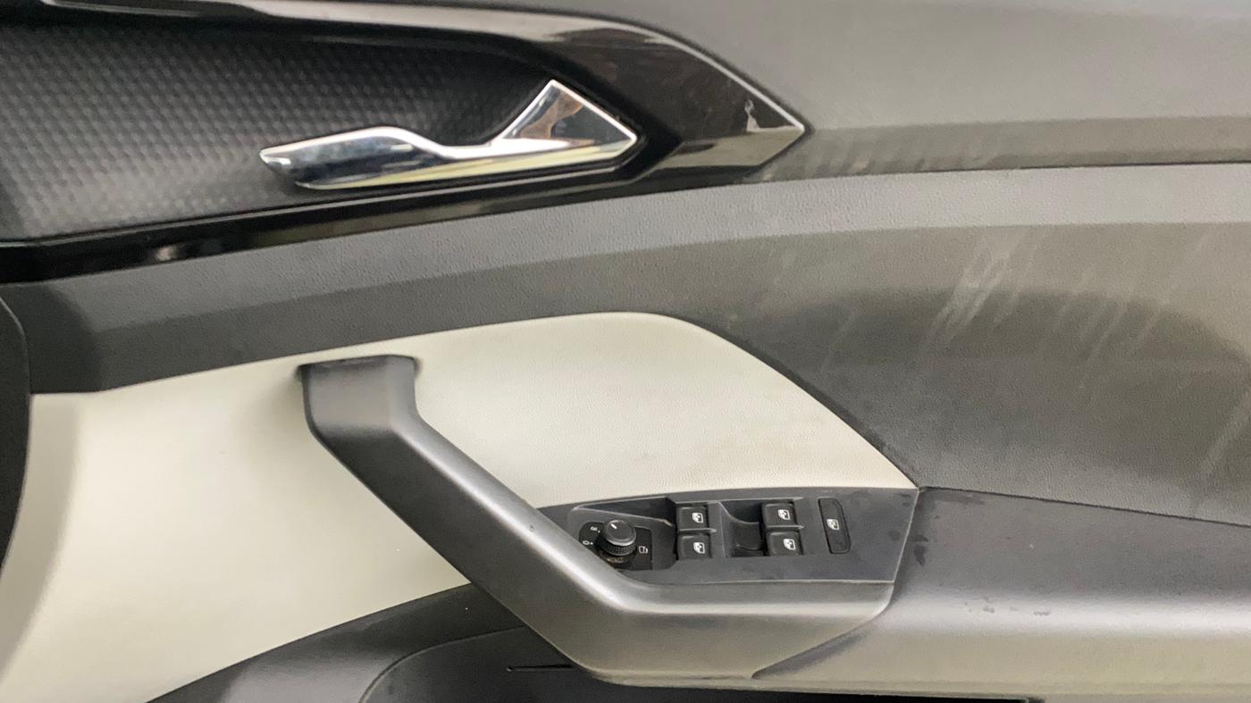 2022 Skoda KUSHAQ STYLE 1.5L TSI DSG, Petrol, Automatic, 34,453 km, Driver Side Door Panels Control