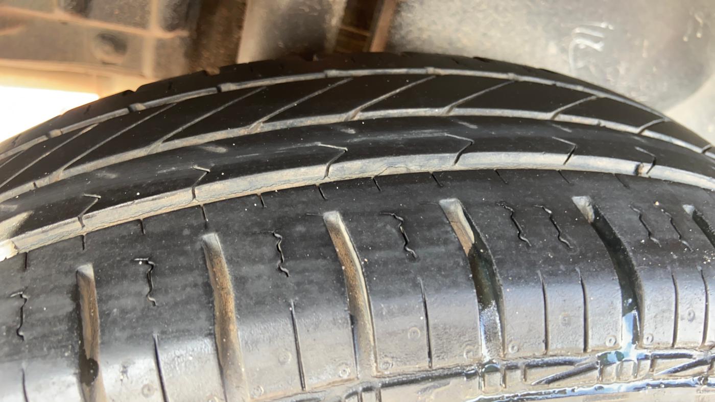 2014 Maruti Swift Dzire VXI, Petrol, Manual, 40,992 km, Right Rear Tyre Tread
