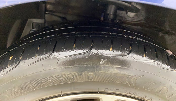 2019 Maruti Ciaz ALPHA 1.5 SHVS PETROL, Petrol, Manual, 1,10,193 km, Left Front Tyre Tread