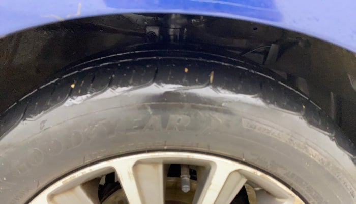 2019 Maruti Ciaz ALPHA 1.5 SHVS PETROL, Petrol, Manual, 1,10,193 km, Right Front Tyre Tread