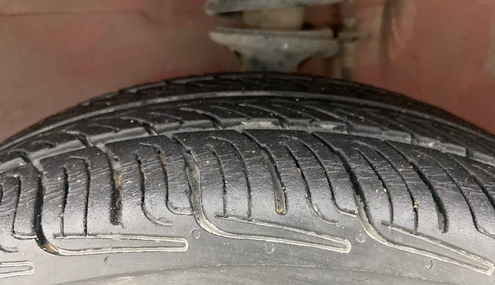 2011 Maruti Alto K10 VXI, Petrol, Manual, 70,425 km, Left Front Tyre Tread