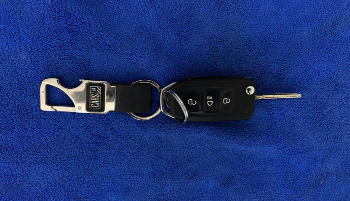 2020 Tata NEXON XM PETROL, Petrol, Manual, 45,291 km, Key Close Up