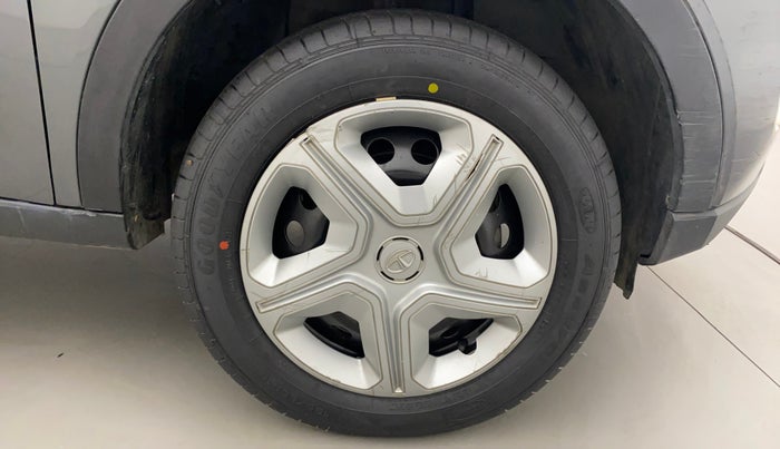2020 Tata NEXON XM PETROL, Petrol, Manual, 45,291 km, Right Front Wheel