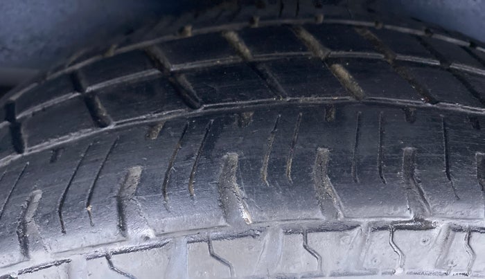 2017 Maruti OMNI E STD, Petrol, Manual, 69,525 km, Left Rear Tyre Tread