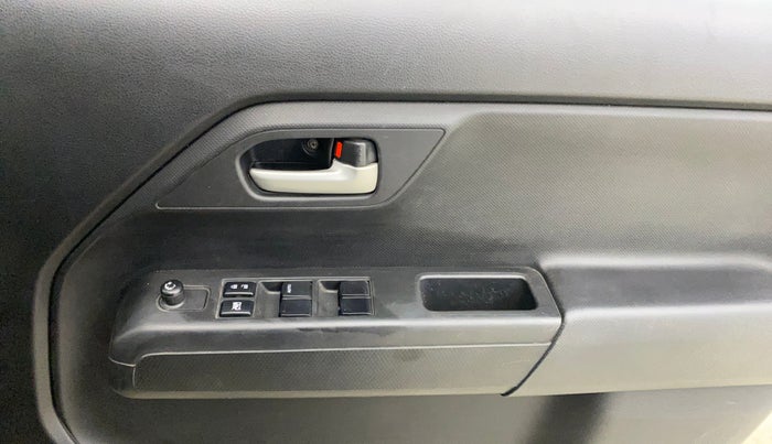 2019 Maruti New Wagon-R VXI 1.0, Petrol, Manual, 70,949 km, Driver Side Door Panels Control