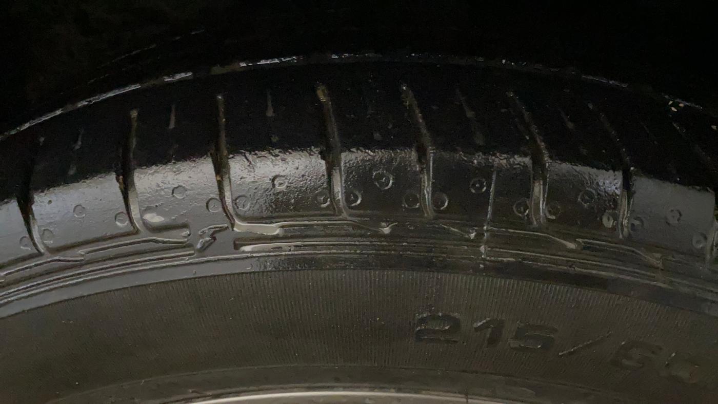 2021 KIA SELTOS HTX 1.5 PETROL, Petrol, Manual, 400 km, Right Front Tyre Tread