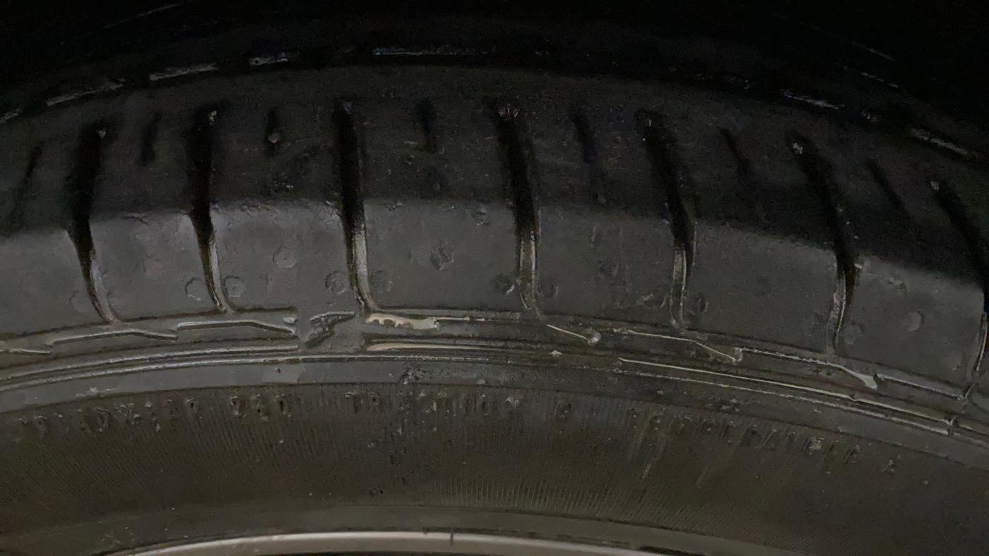 2021 KIA SELTOS HTX 1.5 PETROL, Petrol, Manual, 400 km, Left Front Tyre Tread
