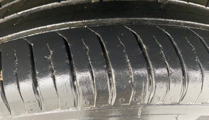 2023 Renault TRIBER RXZ AMT, Petrol, Automatic, 32,928 km, Left Rear Tyre Tread