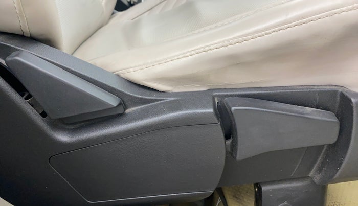 2023 Renault TRIBER RXZ AMT, Petrol, Automatic, 32,928 km, Driver Side Adjustment Panel