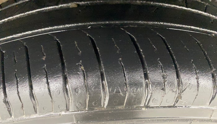 2023 Renault TRIBER RXZ AMT, Petrol, Automatic, 32,928 km, Right Rear Tyre Tread