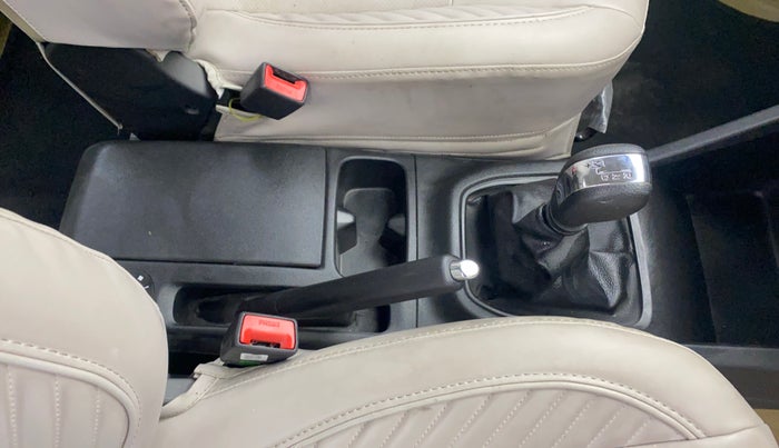 2023 Renault TRIBER RXZ AMT, Petrol, Automatic, 32,928 km, Gear Lever