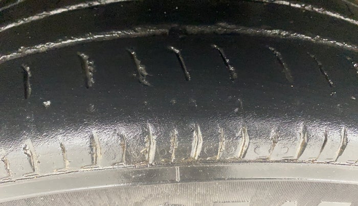 2023 Renault TRIBER RXZ AMT, Petrol, Automatic, 32,928 km, Left Front Tyre Tread