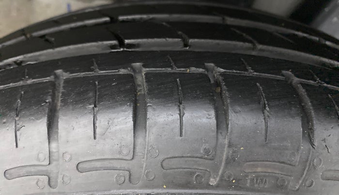 2021 Hyundai AURA S 1.2 CNG, CNG, Manual, 23,375 km, Left Rear Tyre Tread