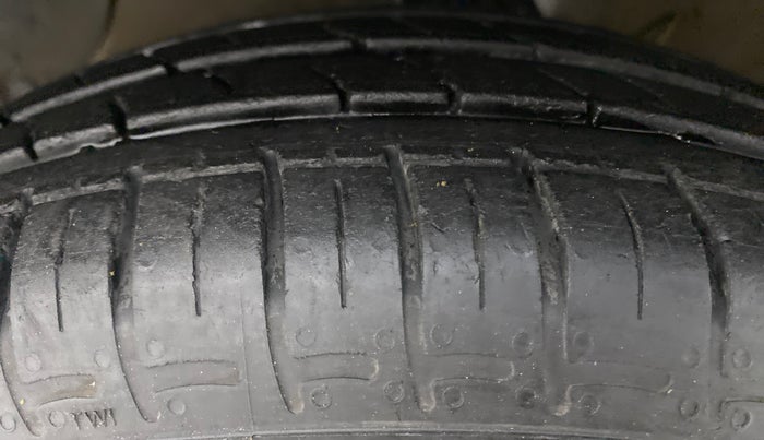 2021 Hyundai AURA S 1.2 CNG, CNG, Manual, 23,375 km, Left Front Tyre Tread