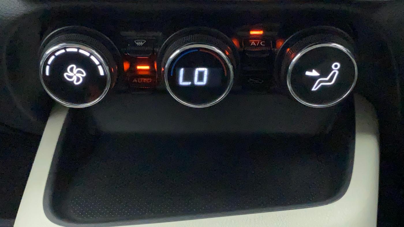 2021 Nissan MAGNITE XV TURBO CVT, Petrol, Automatic, 28,696 km, Automatic Climate Control