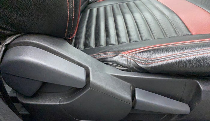 2021 Nissan MAGNITE XV TURBO CVT, Petrol, Automatic, 28,696 km, Driver Side Adjustment Panel