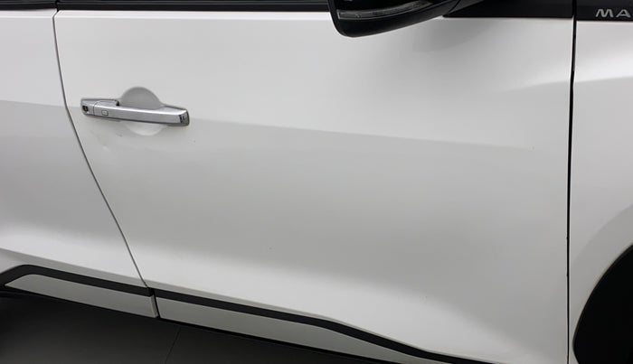 2021 Nissan MAGNITE XV TURBO CVT, Petrol, Automatic, 28,696 km, Driver-side door - Minor scratches